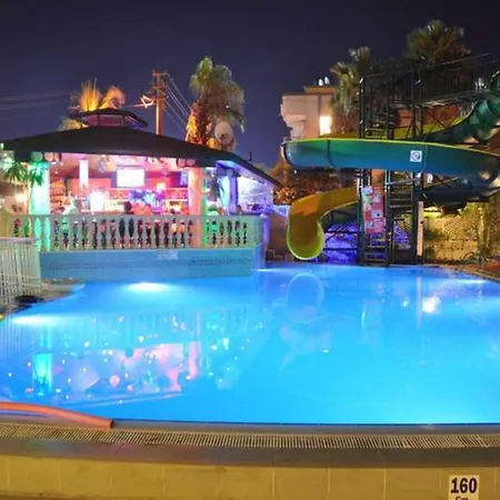 Maxwell Club (adults Only) *